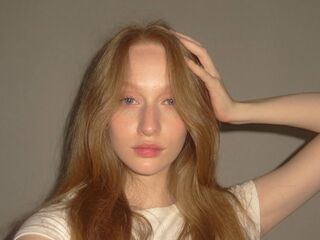 naughty camgirl masturbating with vibrator JoGranieri