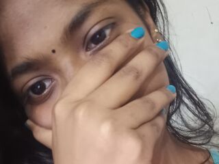 naked camgirl fingering pussy KajalRajput