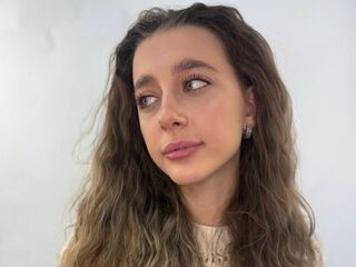 live cam show KamiZinni