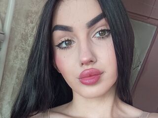 topless cam girl KamilaBell