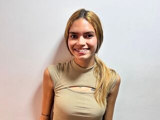 camgirl masturbating KassandraMonroe