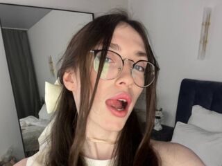 cam girl playing with dildo KatyDorni