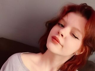 naughty camwhore KiraCurt