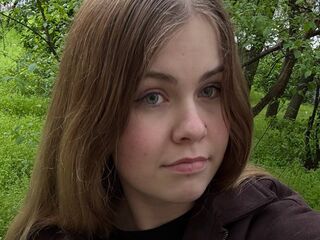 camslut fingering shaved pussy LarondaManatt