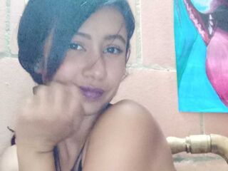 girl naked LauSommers
