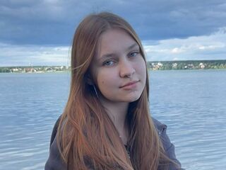 camgirl masturbating with sextoy LeaDeeg