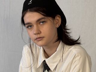 porn webcam picture LeannMolineaux