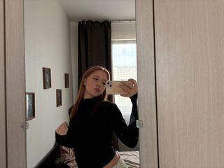 girl LennieLukasik