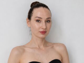 naked webcamgirl LeomaAlferez