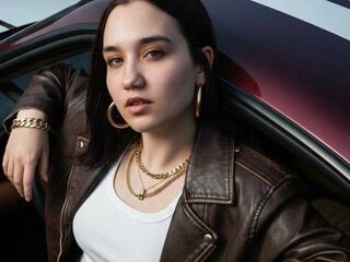 cam girl playing with dildo LeraMednis