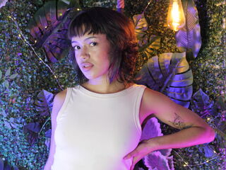 cam girl masturbating with dildo LiaFlora