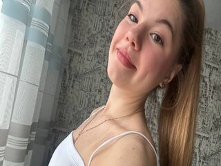 shaved pussy webcam LikaMoriss