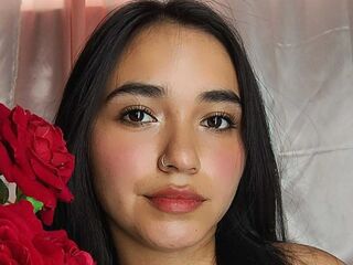 camslut topless LilithRoxe