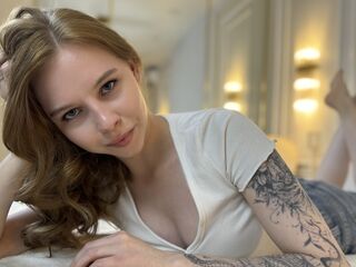 hot strip tease web cam LilyMouss