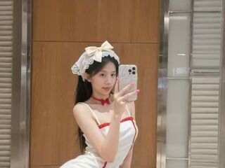 live sex webcam LilyYuan