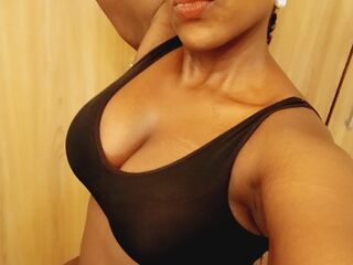 free live cam chat LindaeBrown