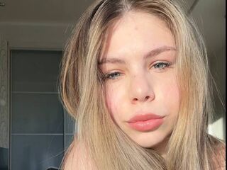 naughty cam bitch LioraVayne