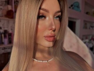 naked webcamgirl picture LisaLewisa