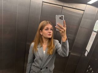 camgirl fingering wet pussy LizzieIacovino