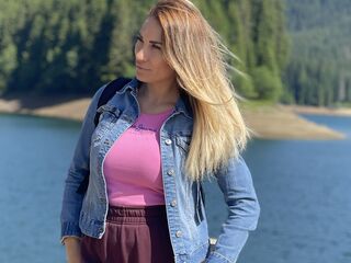 chat room sex webcam show LovelyMaia