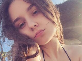 naughty cam girl fingering pussy LuanaContratto