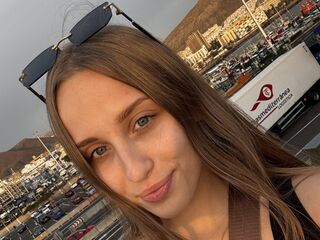 camgirl showing pussy LunaDarkwood