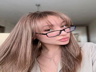 beautiful webcamgirl LunaTimer