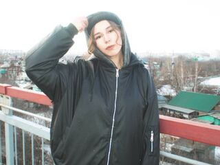 nude camgirl picture MagalyArney