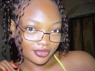 webcam strip tease show MakyDina