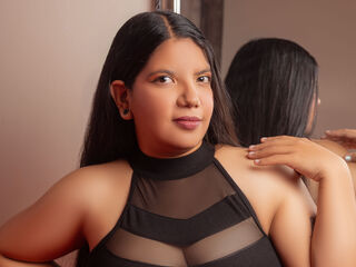 hot cam girl fingering shaved pussy MarianaDolcee