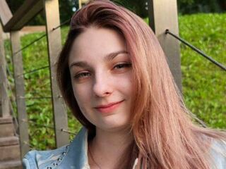 naked camgirl photo MaryaSerrin