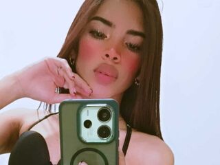 camgirl fingering shaved pussy MeliClarck