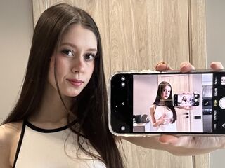 camgirl fingering pussy MelissaMelis