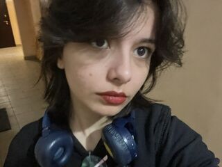 hot cam girl fingering shaved pussy MerilynLutchman