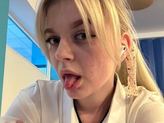 strip show MiaGarbet