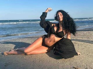 girl topless MiaLunnah