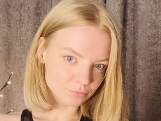 cam girl playing with vibrator MoiraBaumgartel