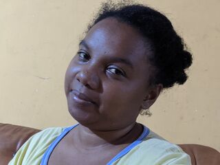 naked webcam girl masturbating MomoRazafy