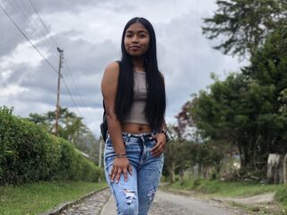 camslut showing pussy NoaMorelli