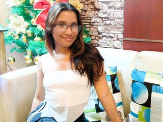 girl fingering pussy OdetteBelle