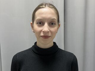 girl shaving pussy OliKlark