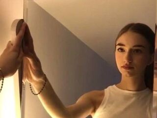 girl topless PansyGandara