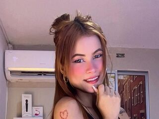 naughty camgirl masturbating with vibrator PaulaVandic