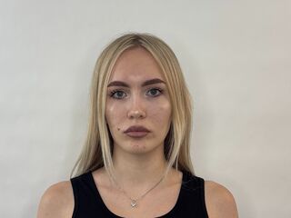 hot cam girl fingering pussy RegeniaAttwell