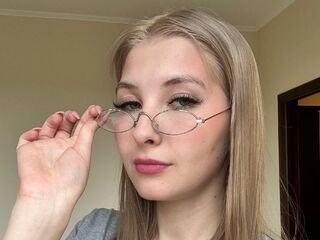 naughty cam girl masturbating with dildo RexellaHankin