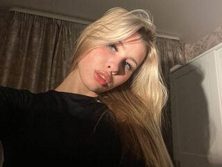 cam girl chatroom RowanBellamy