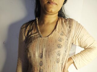 girl cam RubbynaKhan