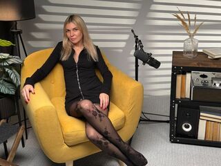 fingering camslut SamanNova