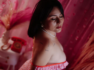 naughty camgirl fingering pussy SaraGuzmann