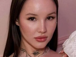 naughty camgirl masturbating with dildo SashaLiss